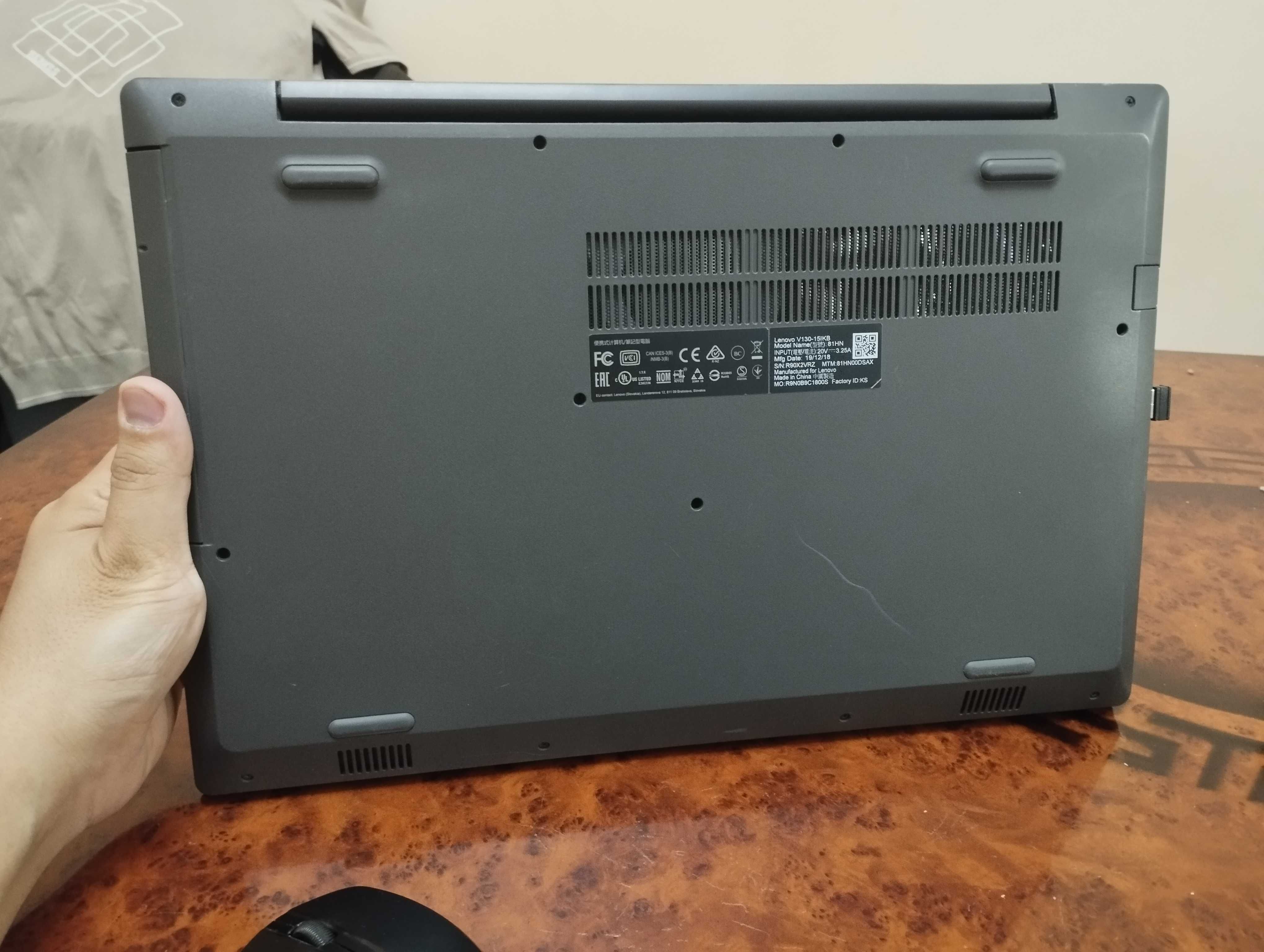 Lenovo V130-15IKB laptop 81 HN modeli