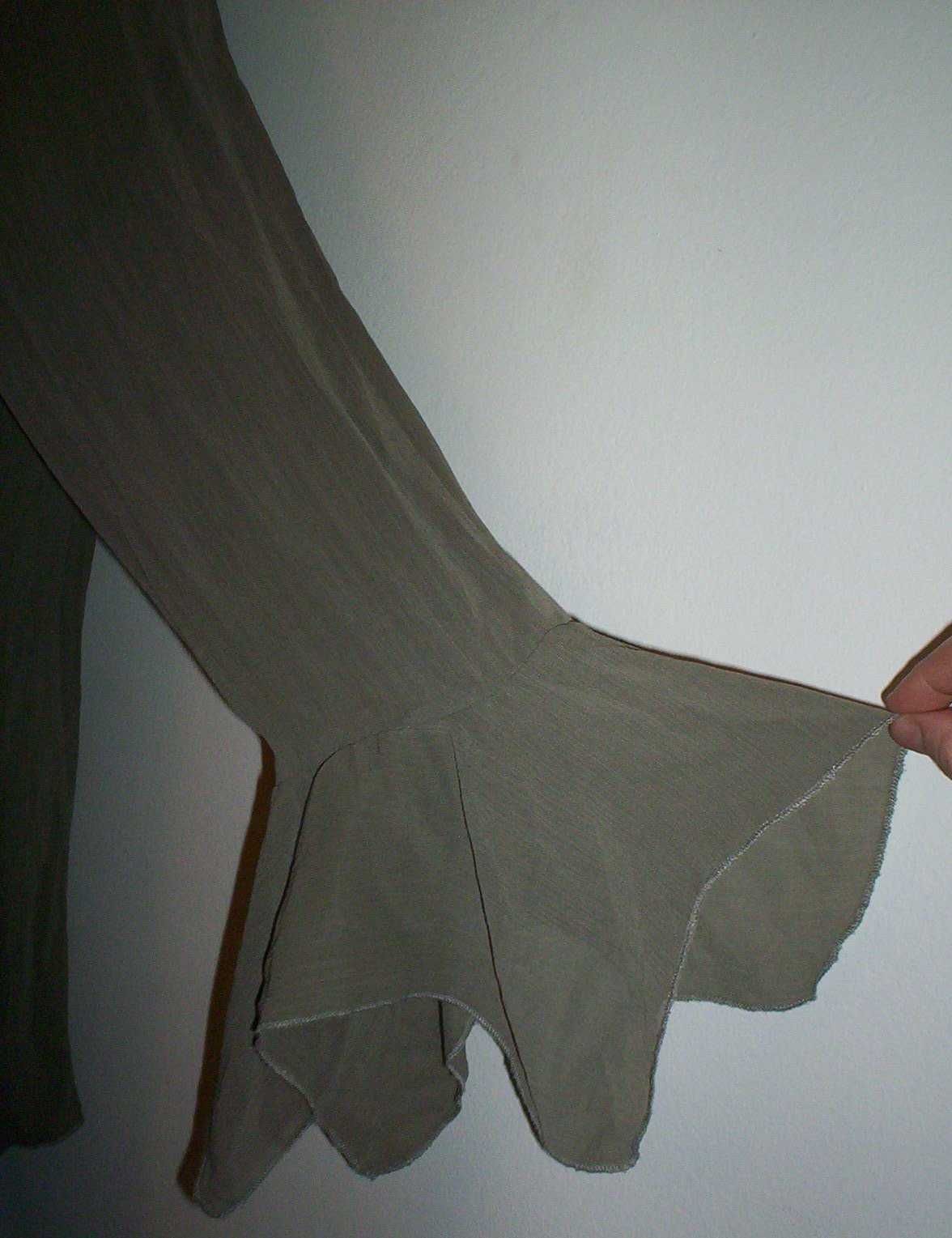 Bluzita vaporoasa voal vernil fumuriu model inegal asimetric