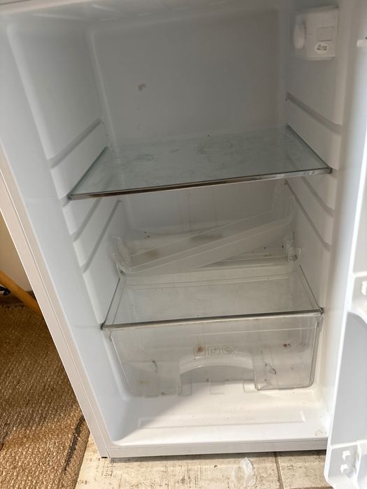 Frigiderul mini albatros