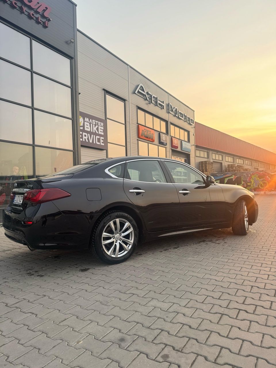 Vand/ schimb Infiniti Q70