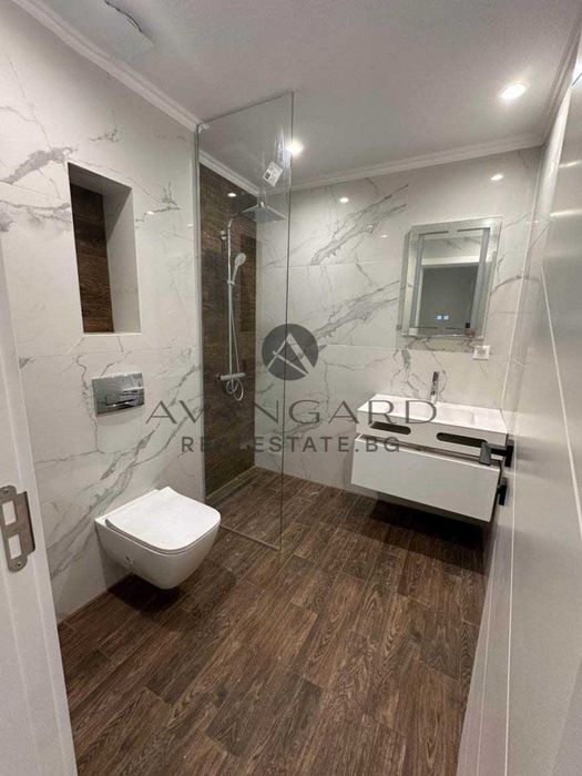 Продава се Четиристаен апартамент в Пловдив, Остромила - 276 кв.м за 1196 €/кв.м - Снимка #9