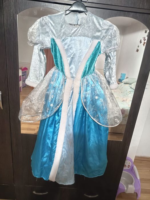 Rochie crăiasa pt serbare