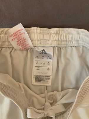 Продавам детски екип на Real Madrid