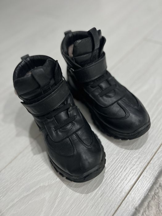 Продам детскую зимнюю обувь Tifflani