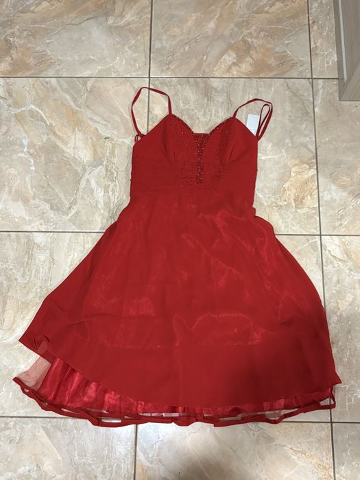 Елегантни къси рокли