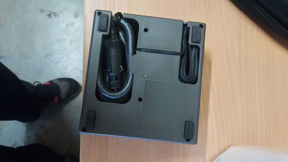 Компресор за помпане на гуми