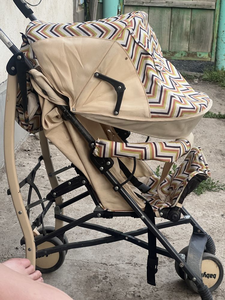 Коляска прогулочная