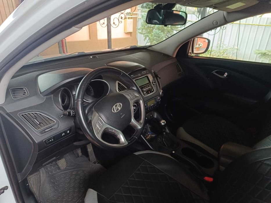 Vând Hyundai ix35 luna noiembrie 2011 1.7 TDI