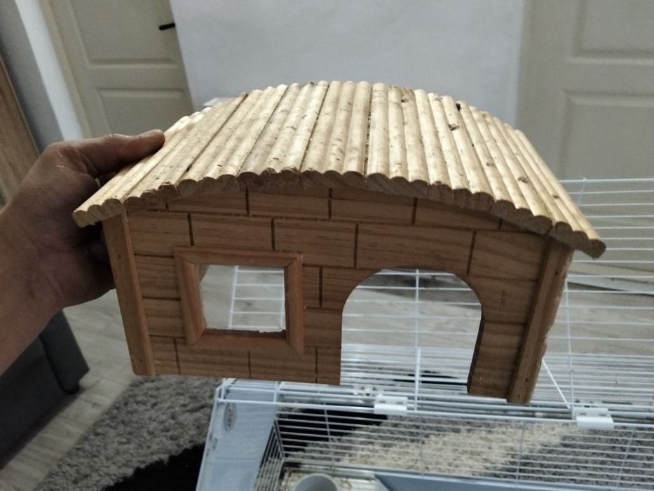 Șinșila, cu tot cu cusca