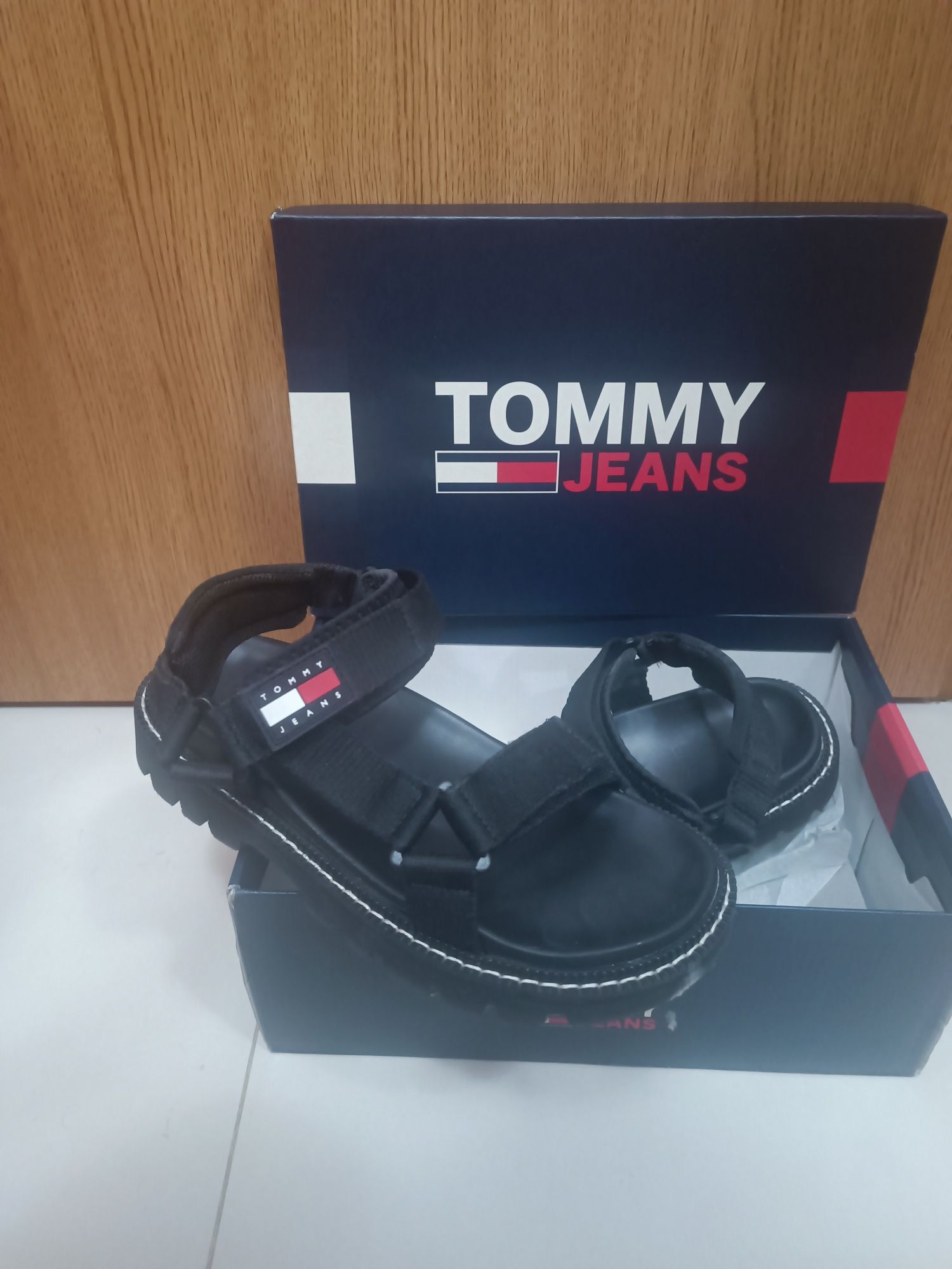 Tommy Jeans 40 номер