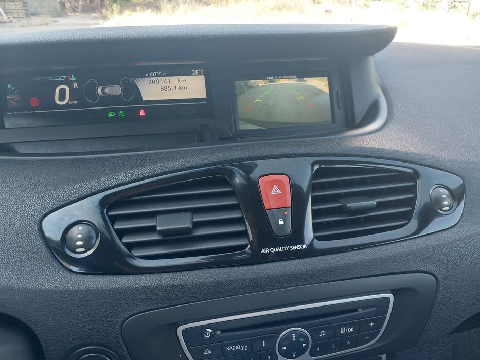 Продавам Renault Scenic