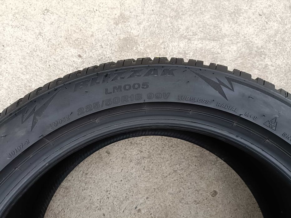 O anvelopa iarna 225 50 18 Bridgestone Blizzak LM 005 cu 8 mm 2222