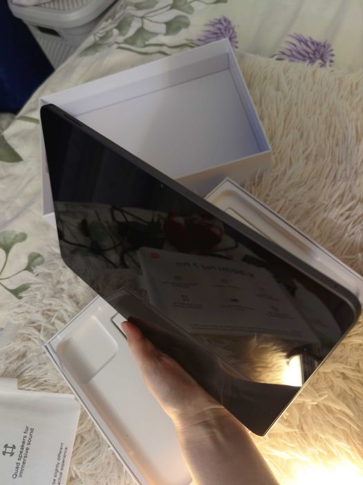 Vând o tabletă nouă Xiaomi Pad 7 Pro 12G RAM 512 ROM