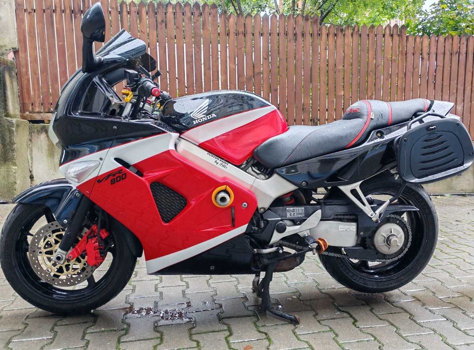 Vand Honda VFR 800 FI, ocazie unica, pret 2000 euro negociabil