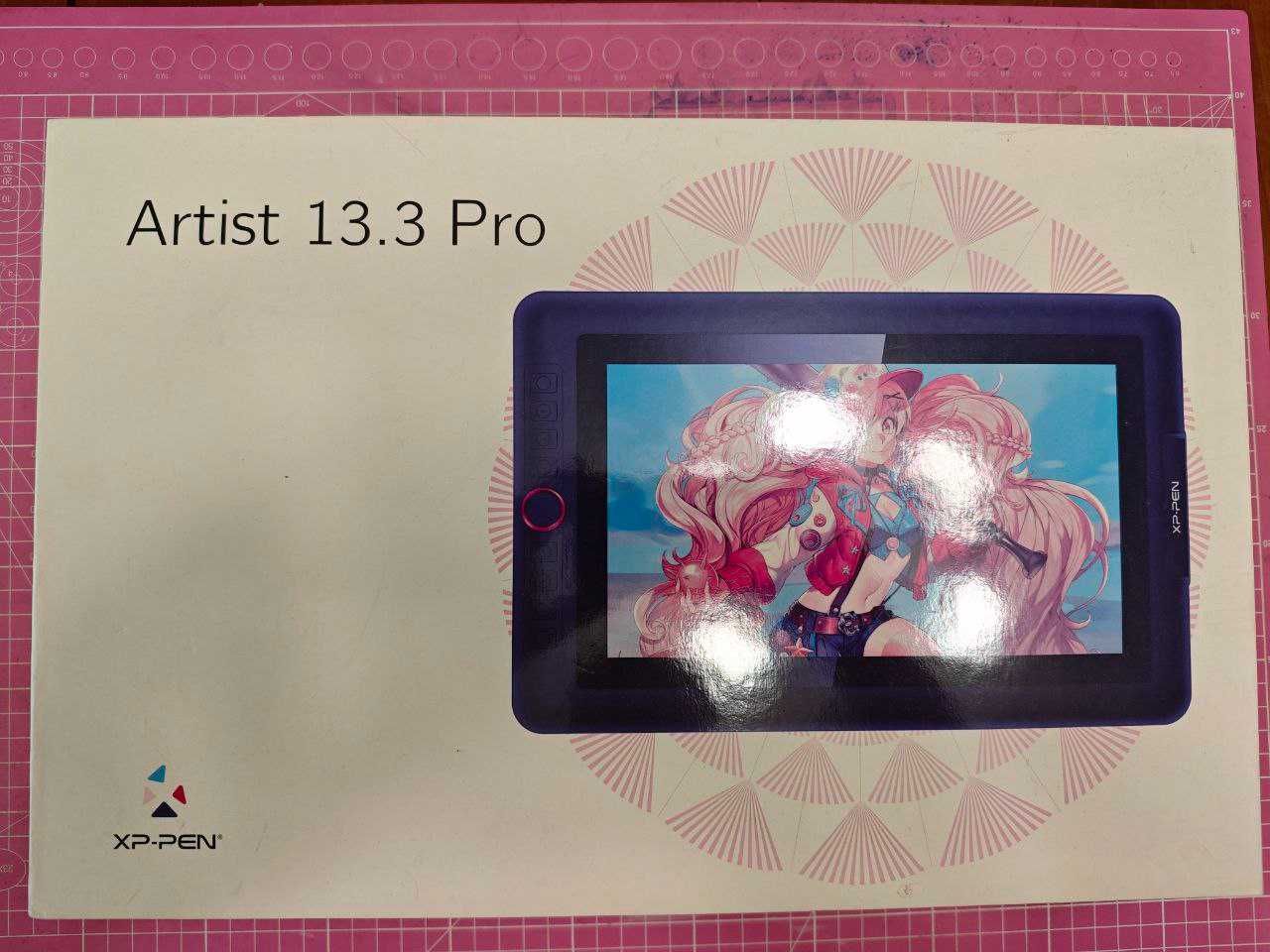 графический планшет Artist 13.3 Pro. Практически новый с документами