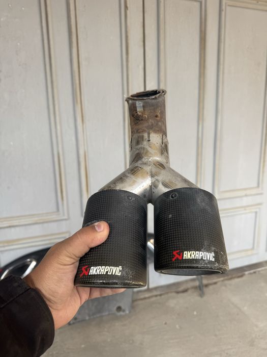 Glushitel nasadka akrapovic arginal karbon