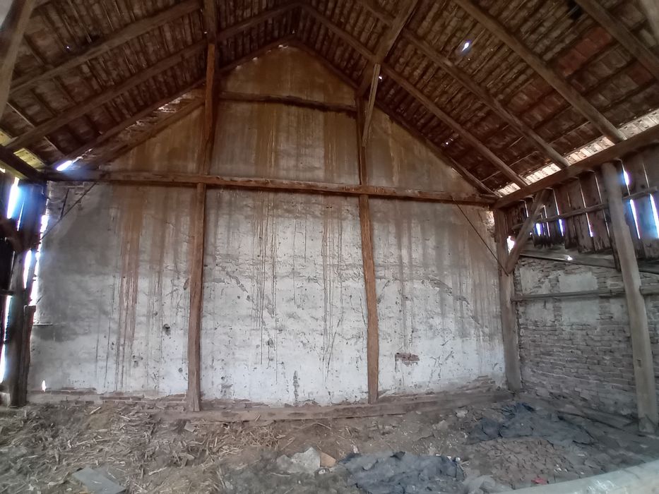 Șură din stejar de vânzare