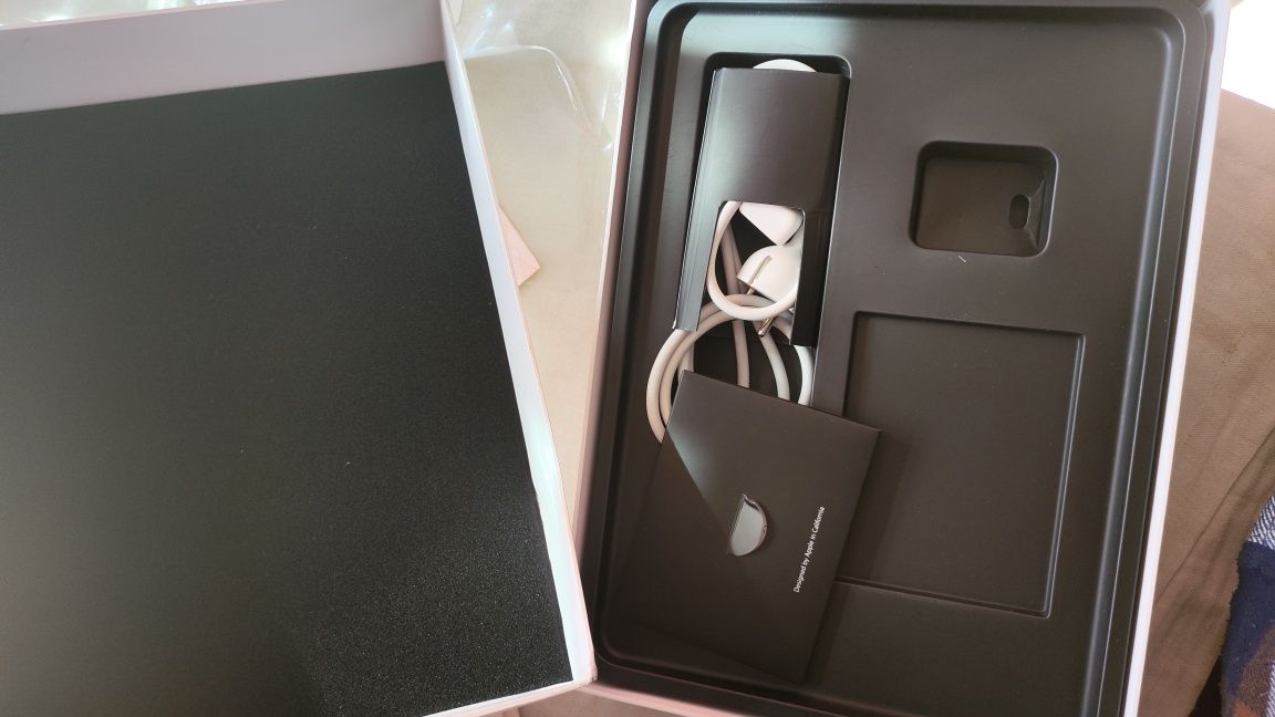 Макбук air 2015 год 128гб macbook продам