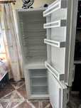 Vand frigider liebherr