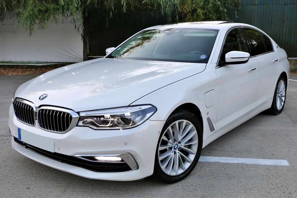 BMW Seria 5 / G30 / 530e / 252Cp / Full LED / Trapa / Ventilatie / Comfort