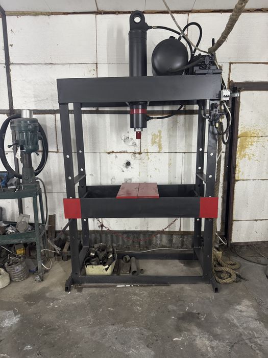 Хидравлична преса 80т