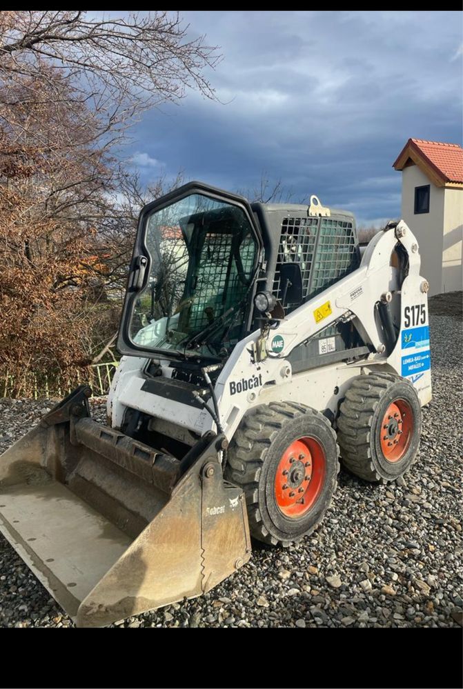 Inchiriem Cilindru compact,Bobcat,Miniexcavator,Incarcator telescopic