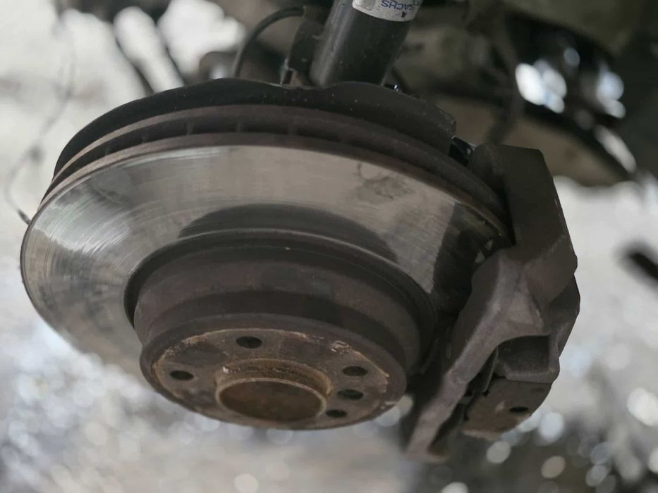 Предни дискове и апаратура BMW Е90 / Е91 / Е92  335