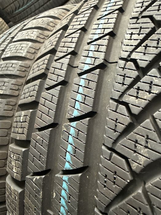 Anvelope de iarna 235/50 R19