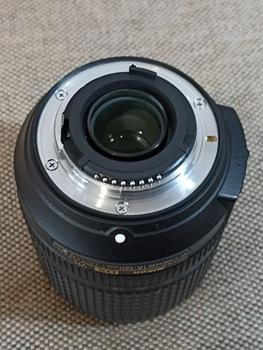 Obiectiv Nikon 18-140mm