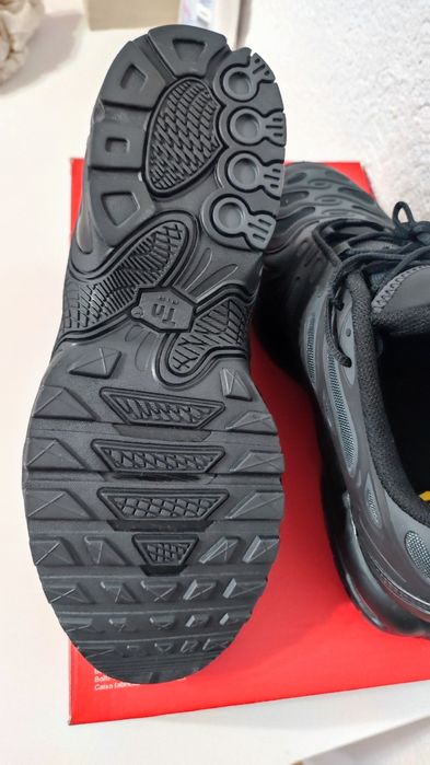 Оригинални маратонки Nike tn