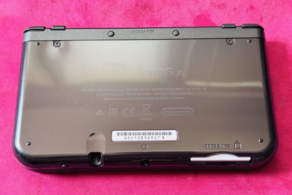 Nintendo NEW 3DS XL - много запазен