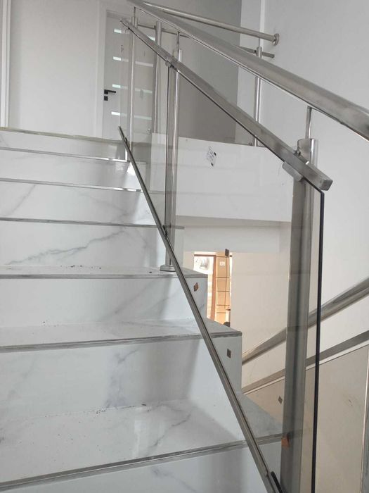 balsutrada din inox cu sticla