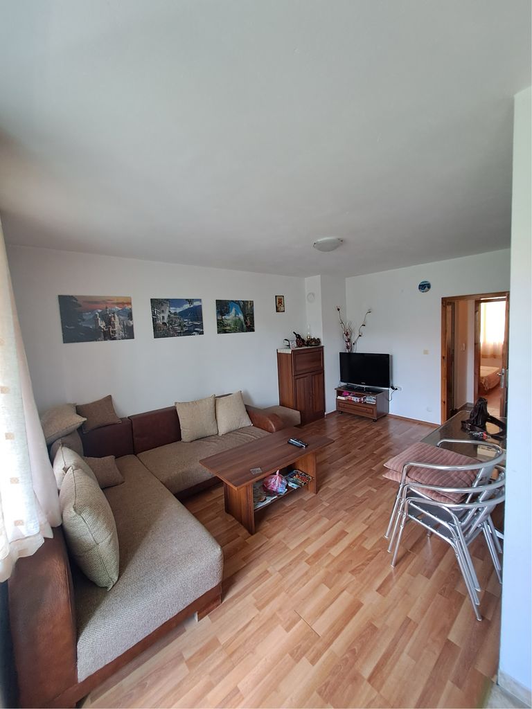 Дава се под наем Двустаен апартамент в Велинград - 70 кв.м за 255 € - Снимка #1
