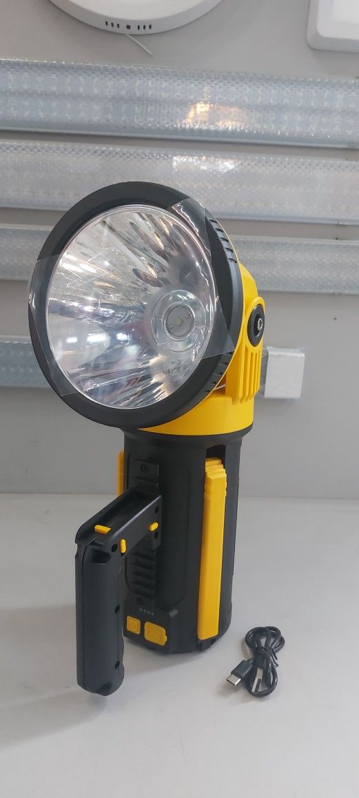 Многофункциональный фонарик прожектор W5165 (Доставка по Казахстану)