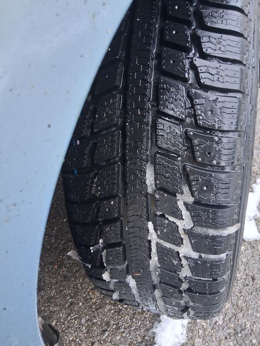 Vând cauciucuri de iarnă