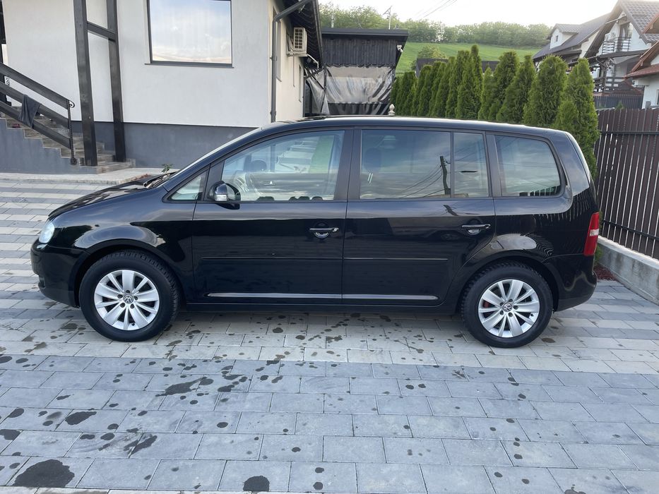 Volkswagen Touran 1,9 Diesel in 6 Trepte,Jante Aliaj,Geamuri Ionizate