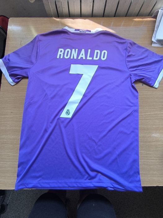 Vând tricou real madrid  ucl final 2017 ronaldo