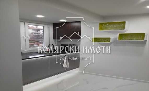 Продава се Четиристаен апартамент в Велико Търново, Център - 160 кв.м за 1407 €/кв.м - Снимка #6