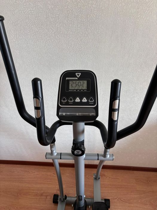 Эллиптический тренажёр, бренд-Torneo