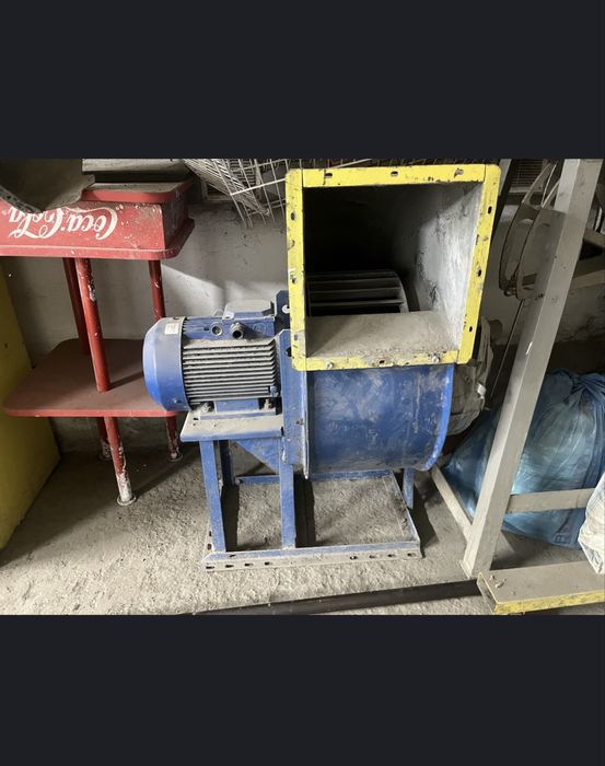 Продам вытяжку в хорошем состоянии