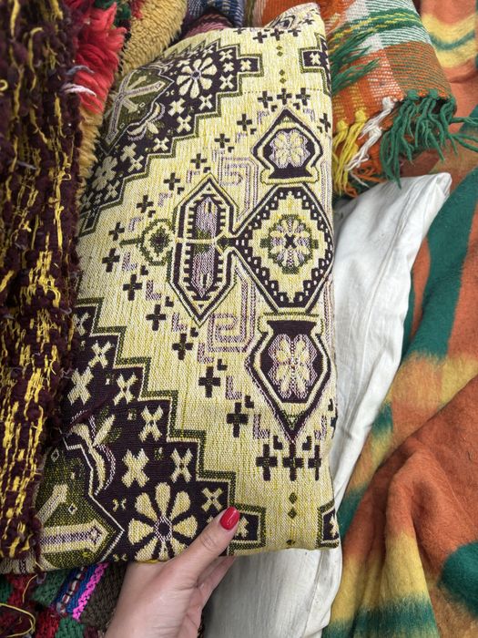 Старинни килими, пътеки, губери и одеала