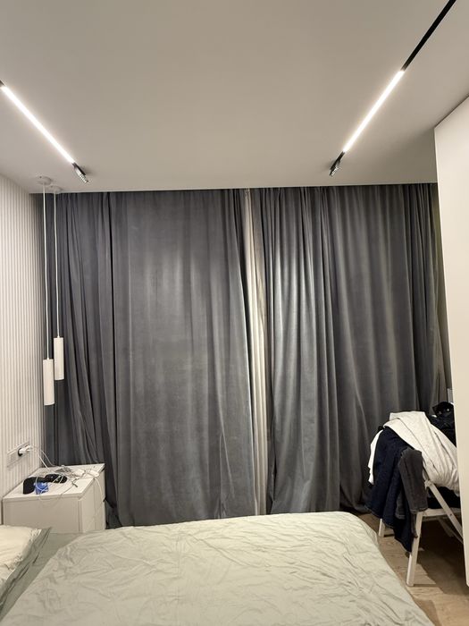 Шторы б/у качественные, 2 стороны по 3,5 метра-8, высота 2,7