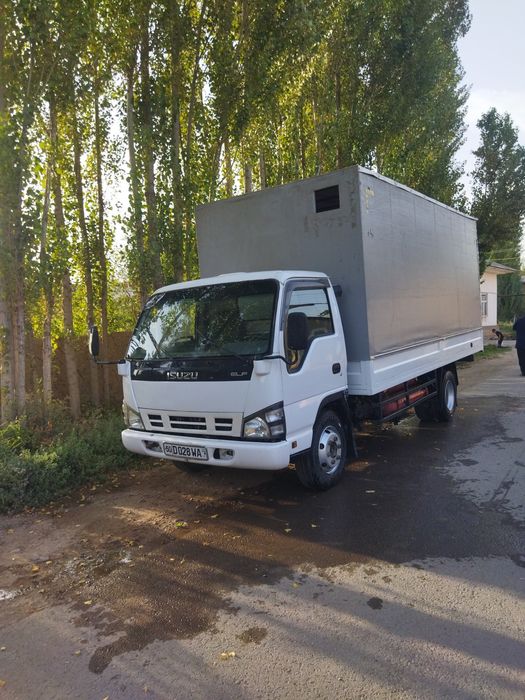 Isuzu NPR 71 terilgan
