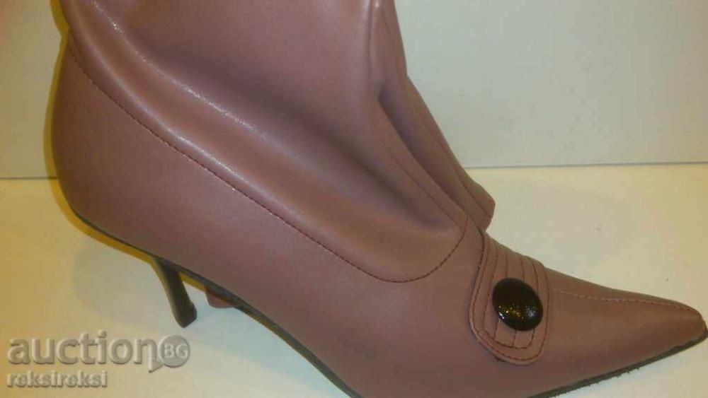 Разпродажба дамски ботуш №40