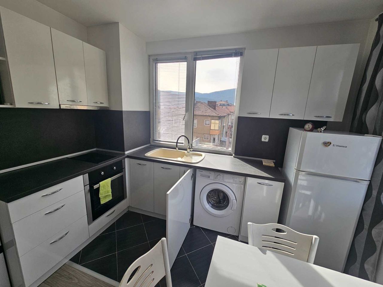 Продава се Двустаен апартамент в Велинград - 60 кв.м за 1010 €/кв.м - Снимка #2