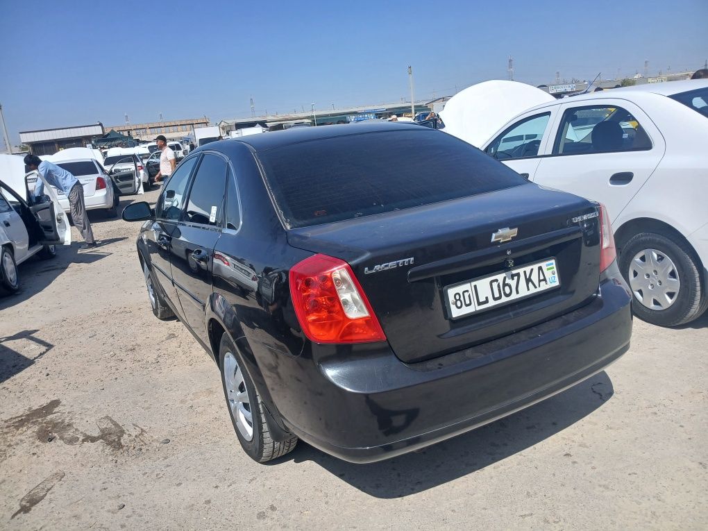 Chevrolet  Lasetti 1.8 2013