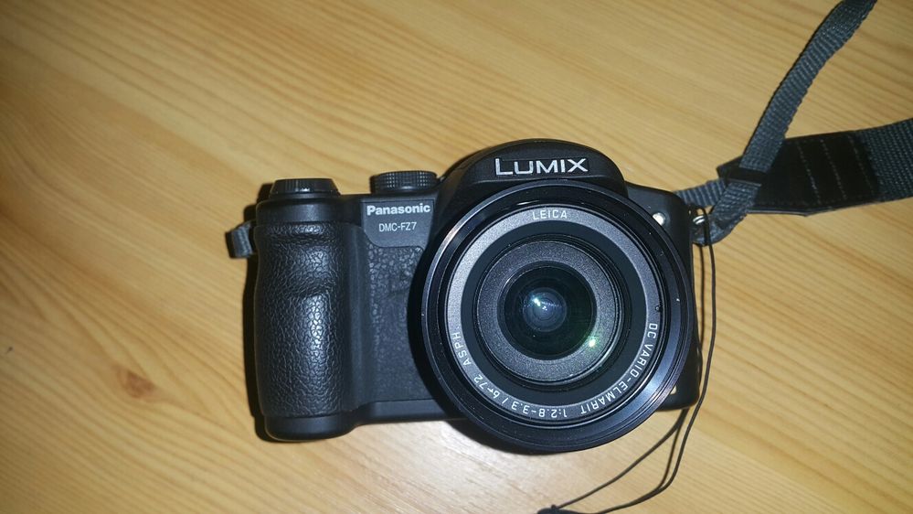 Aparat foto Panasonic Lumix FZ 7