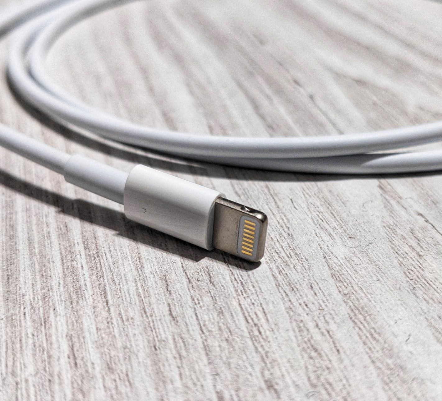 Vând cablu de date / încărcare original Apple Lightning - USB A 1m nou