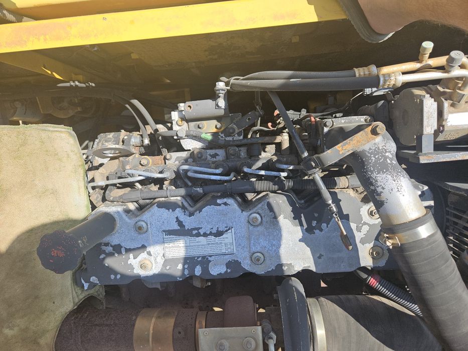 Excavator pe roți komatsu pw 180