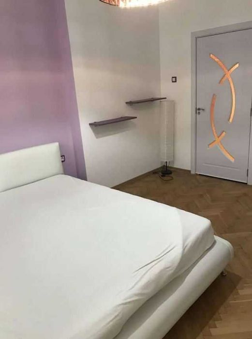 Тристаен апартамент в Център - НДК